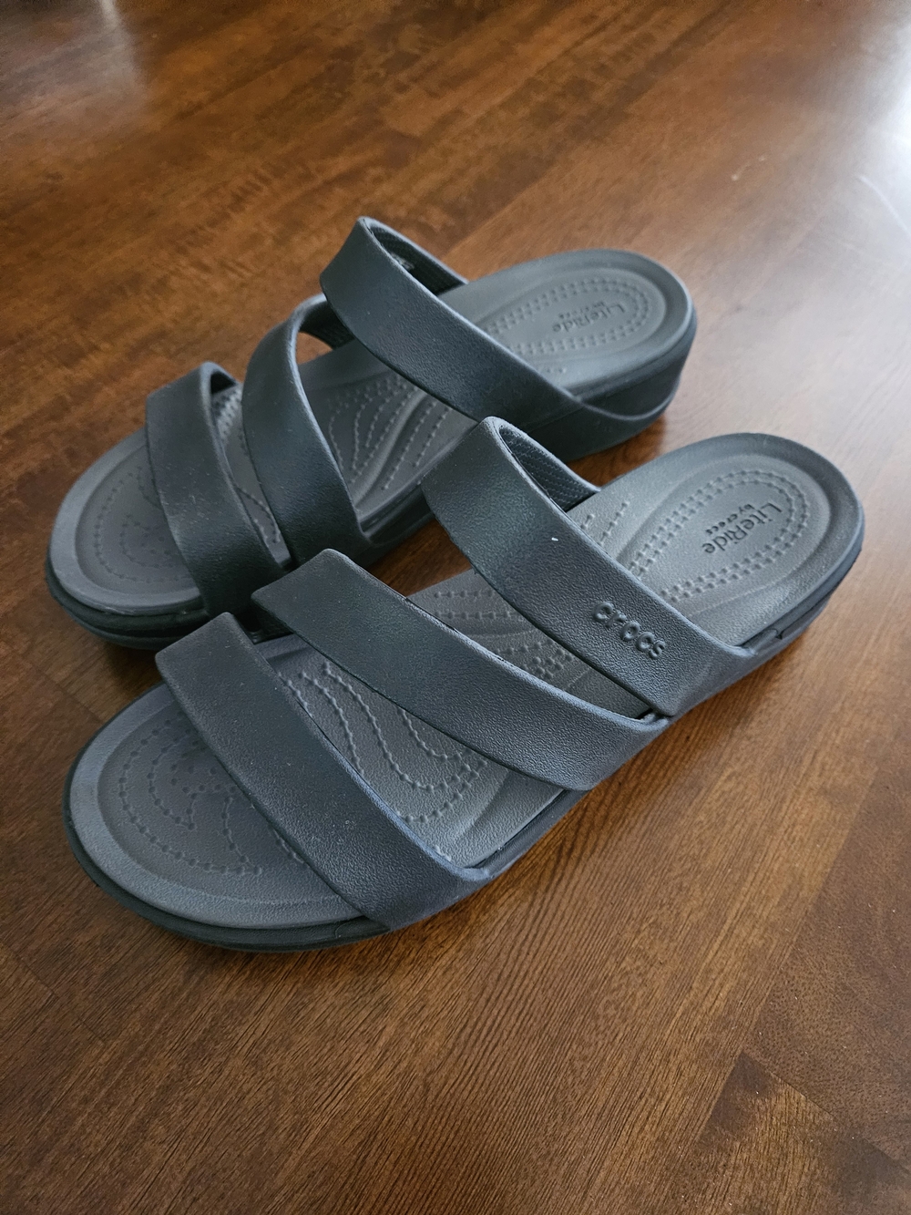 EUC Women's LiteRide By Crocs Getaway Strappy Sandals